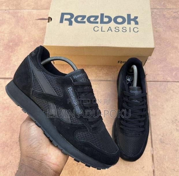 Reebok Utility Suede Core Black. · Photo 1