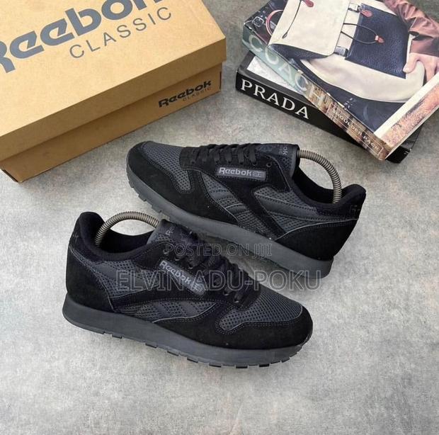 Reebok Utility Suede Core Black. · Photo 2