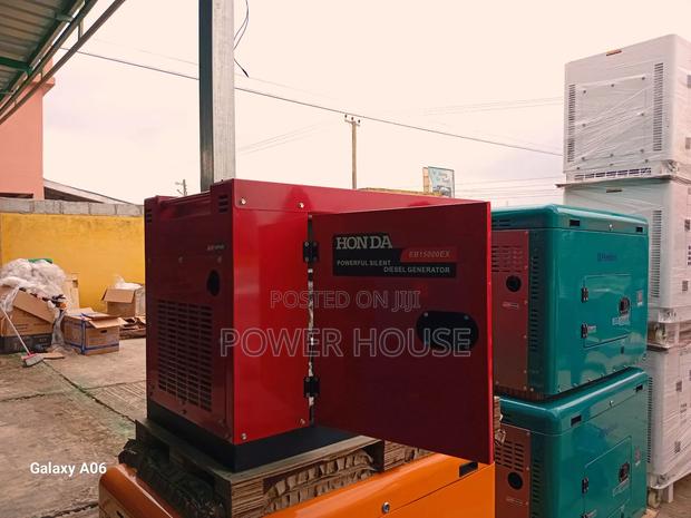 Red and Black Honda Diesel Generator · Photo 1