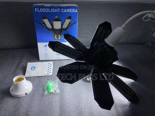Floodlight Bulb Camera · Photo 2
