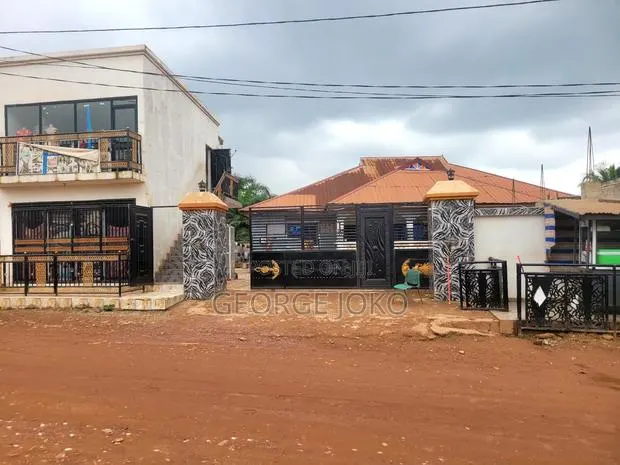 5 Bedrooms Flat, Restaurant, 2 Storey Building (Stores) · Photo 1