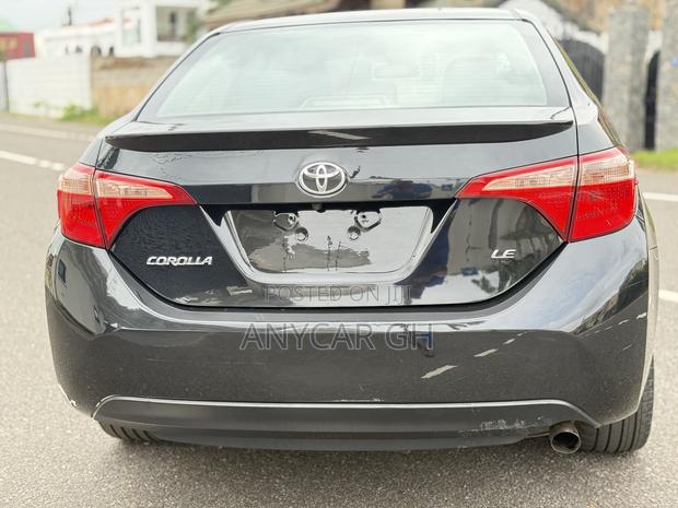 Toyota Corolla LE (1.8L 4cyl 2A) 2018 Black · Photo 5