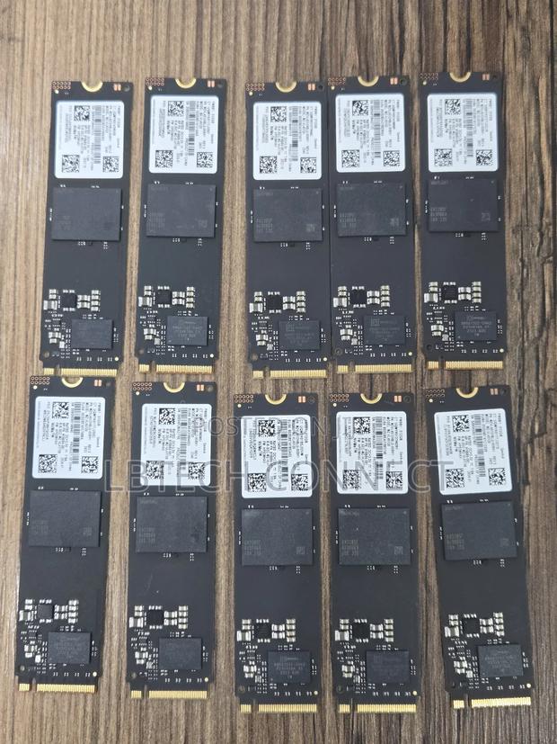 Samsung Pm9b1 SSD 512gb Nvme Pcie Gen4 Ugs : Mz-Vl45120 · Photo 2