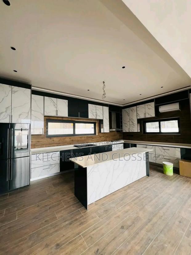 Luxury Kitchen Cabinent