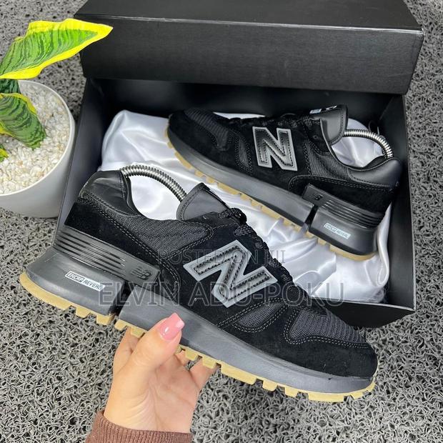 New Balance Unisex Encap Reveal “ Core Black” · Photo 2