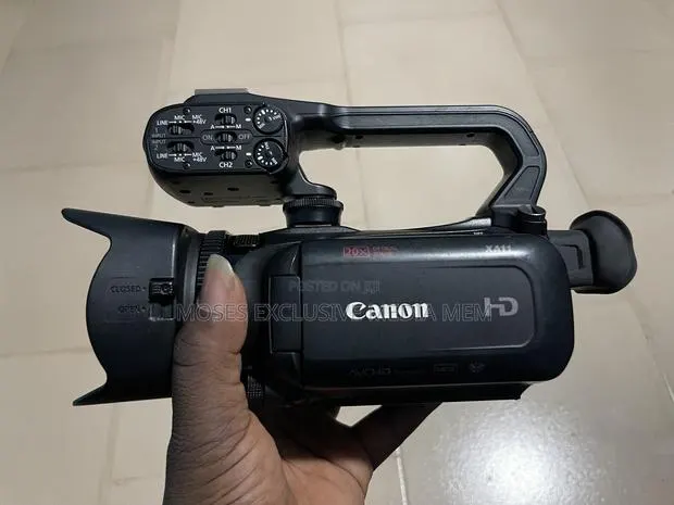 Canon XA11 – Professional Full HD Camcorder · Photo 1