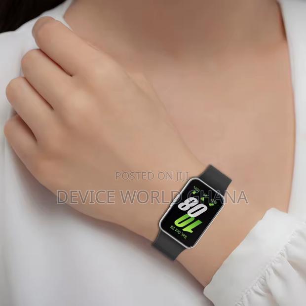 Silicone Strap for Samsung Fit 3 Watch · Photo 4