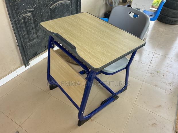 70cmx50cm Students Table And Chair · Photo 1