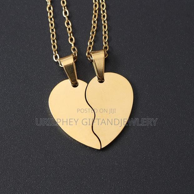 Couples and Friendship Necklace · Photo 2