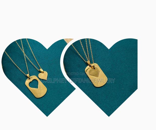 Couples and Friendship Necklace · Photo 6