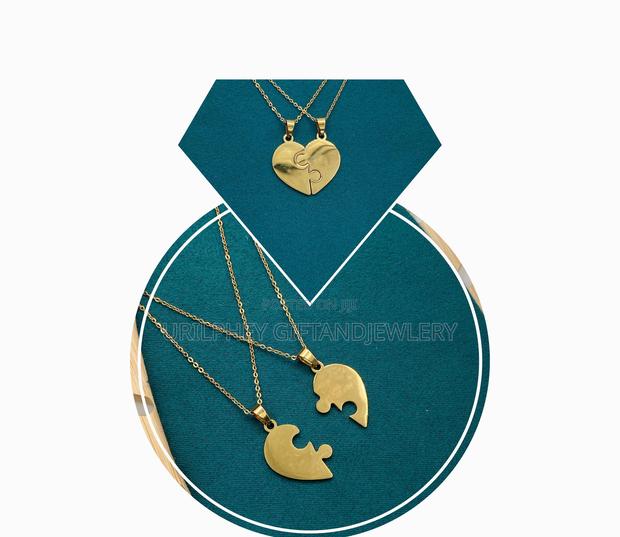Couples and Friendship Necklace · Photo 7
