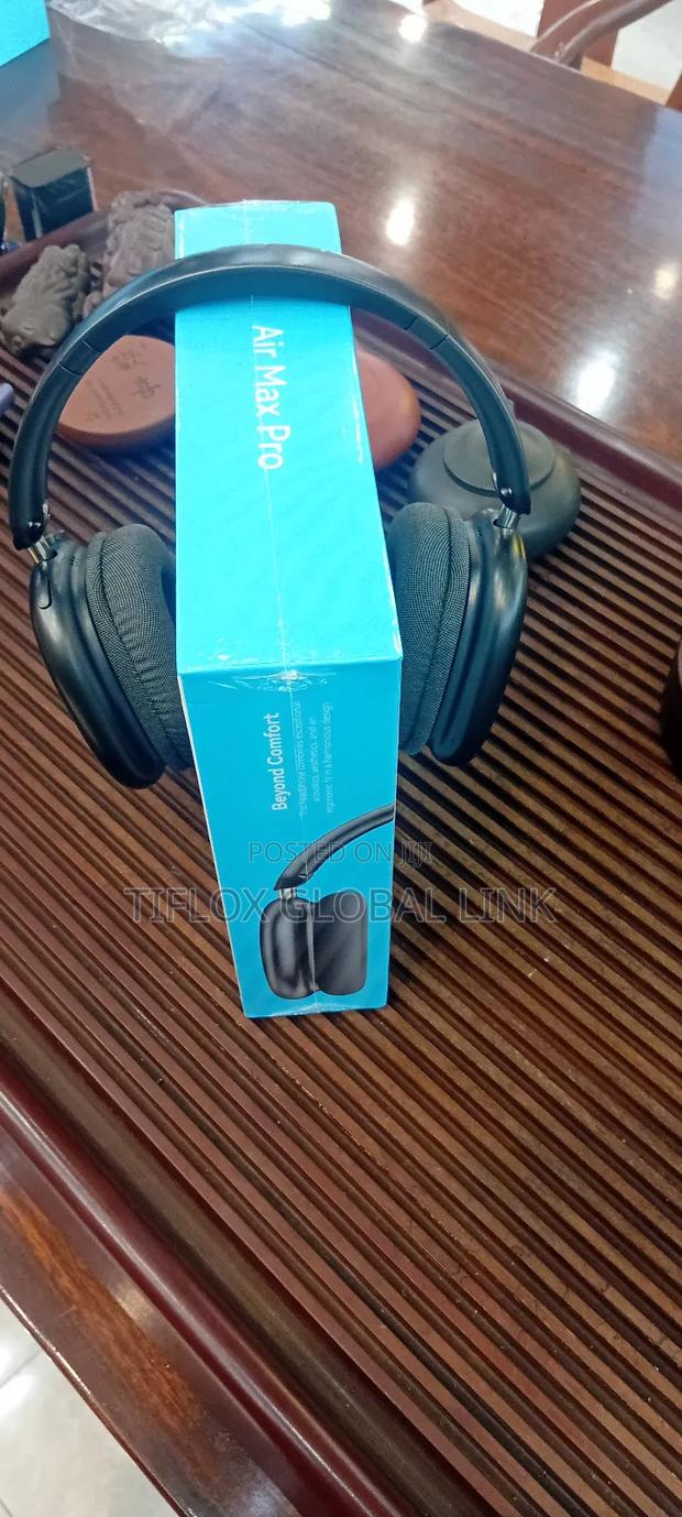 Wireless Bluetooth Headset · Photo 2