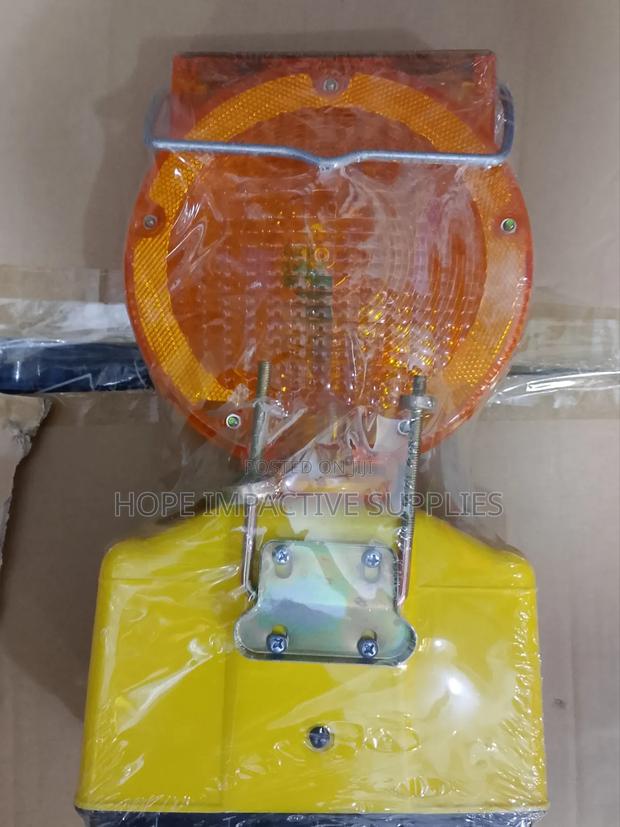 Construction Solar Warning Led Light. · Photo 6