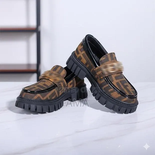 Kid Shoes Available for Sale · Photo 4