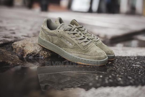 Reebok Classic Low “Olive Green” · Photo 1