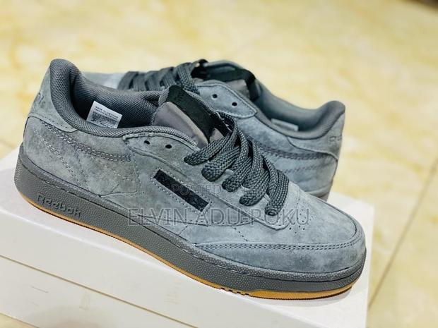 Reebok Gray Low Classic Sneaker · Photo 2