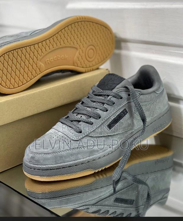 Reebok Gray Low Classic Sneaker · Photo 1