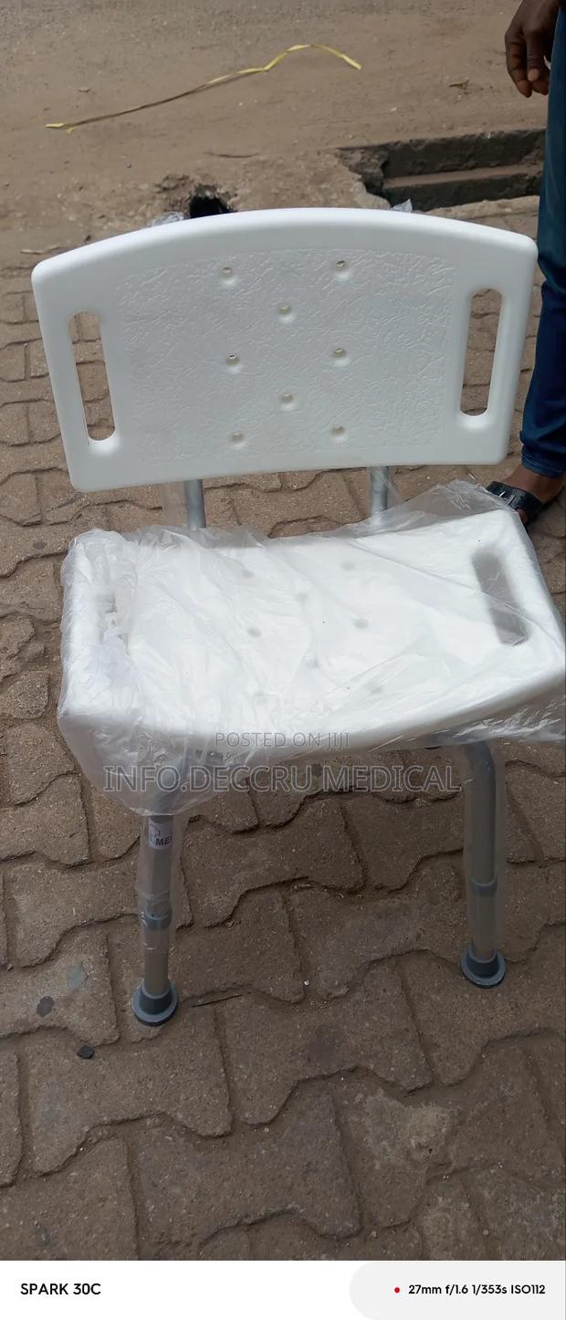 Shower Seat With Backrest · Photo 2