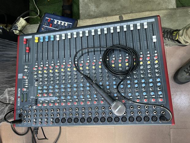 Zed 22 Fx Mixer · Photo 3