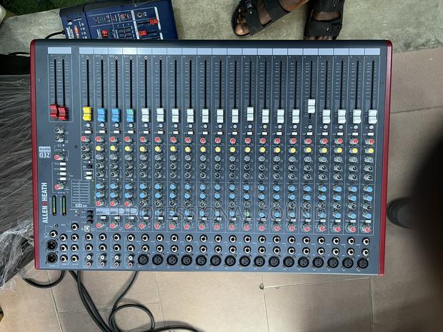 Zed 22 Fx Mixer · Photo 2