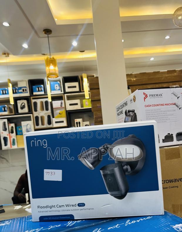 Well Built Ring Floodlight Cam Wired Pro(1080p)Black · Photo 1