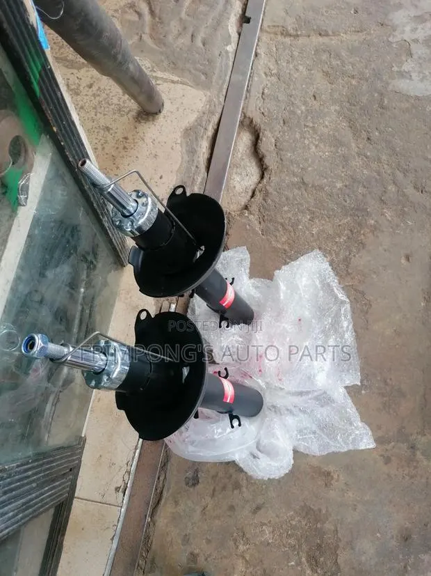 Gatta 4 or Golf 4 Front Shocks Absorbers · Photo 1