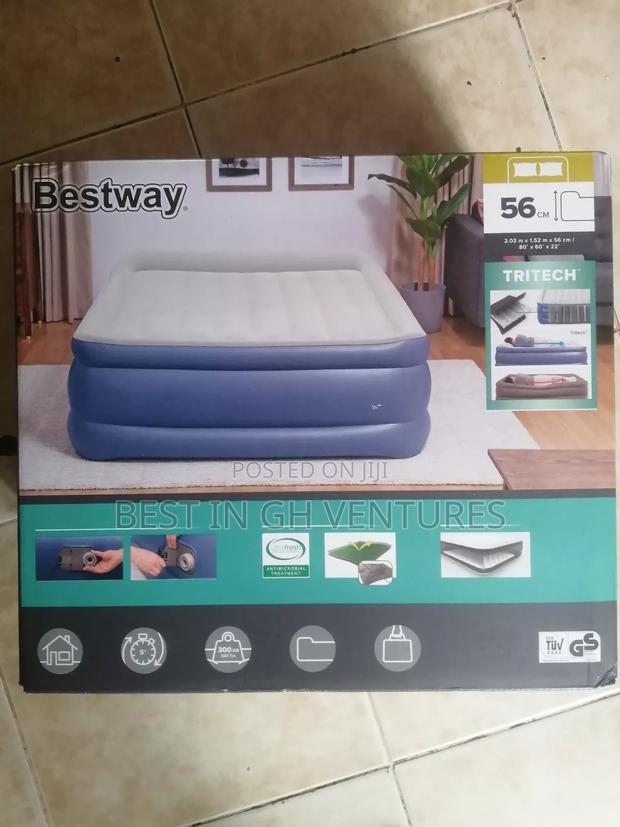 22 Inches Raised Airbed · Photo 1