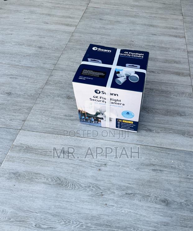 Well Built Swann Floodlight Security Camera · Photo 1