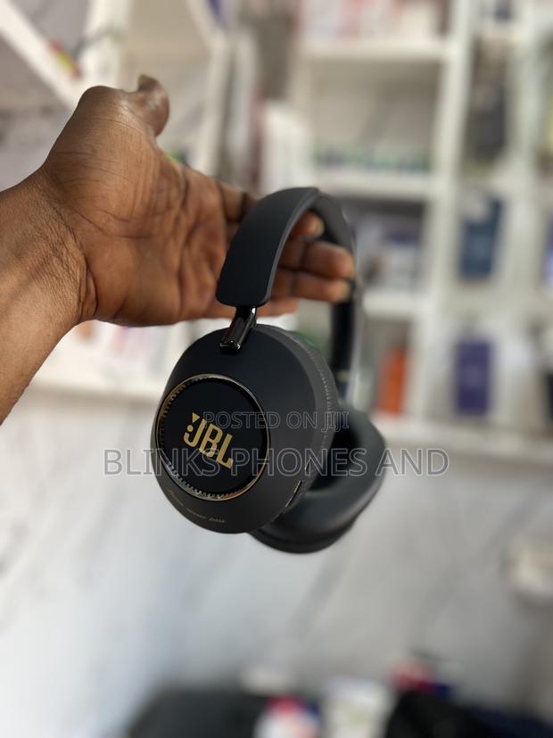 JBL Tune 960 Headphones · Photo 1