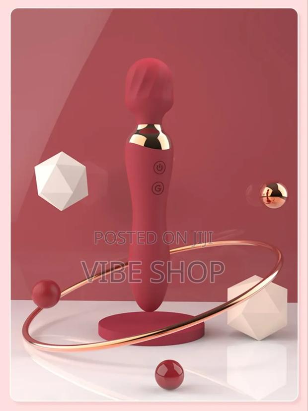 Double-Headed Vibrator Dildo - Dual Pleasure · Photo 2