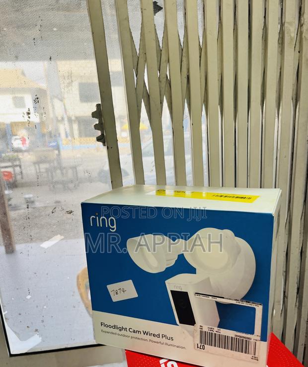 Convenient Ring Floodlight Security Cam Wired Plus · Photo 1