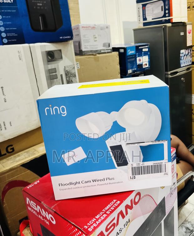 Excellent Ring Floodlight Cam Wired Plus . · Photo 1