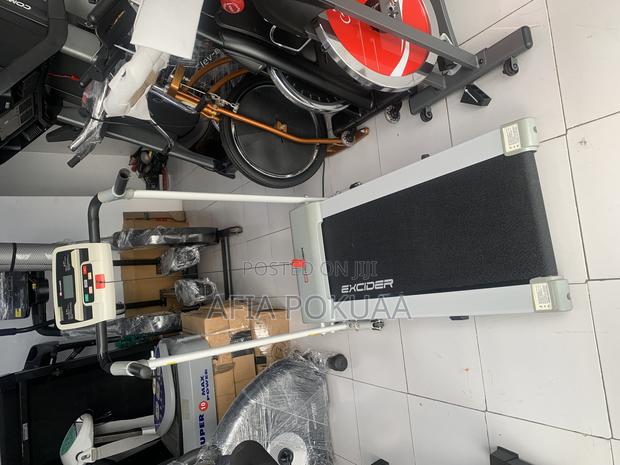 Treadmill 120kg · Photo 1