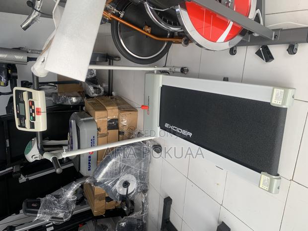 Treadmill 120kg · Photo 2