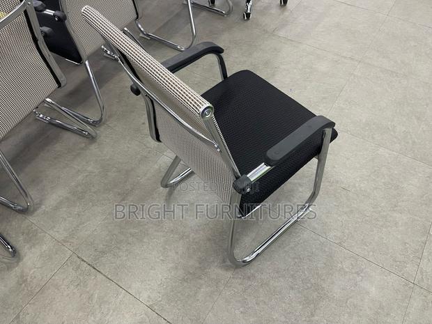 High Quality Conference/Office Chair · Photo 2