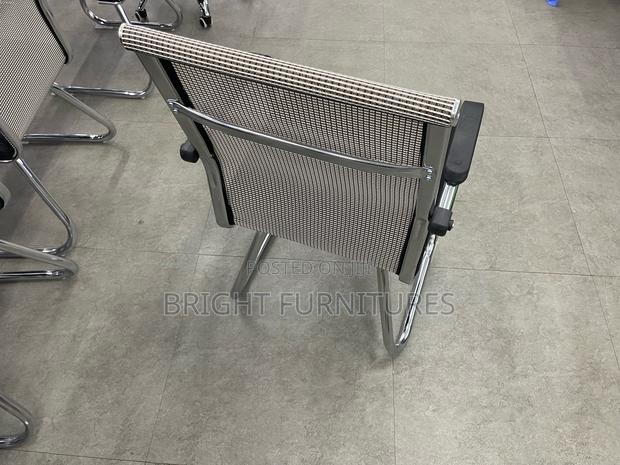 High Quality Conference/Office Chair · Photo 3