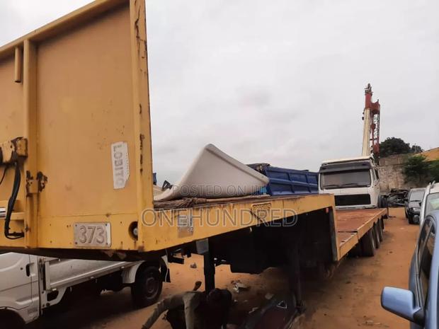 Mercedes-Benz Trucks 2015 White · Photo 3