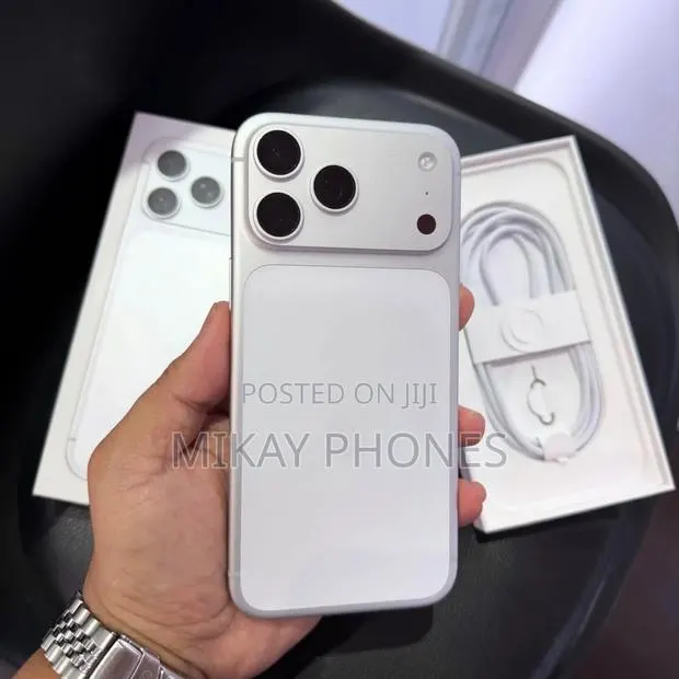 Apple iPhone 17 Pro Max 512 GB White · Photo 1