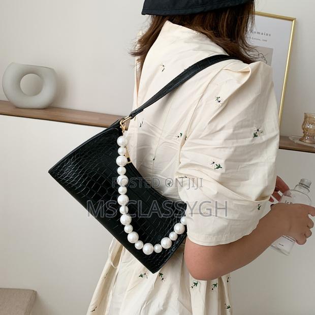 Pearl Underarm Women's Bag Trend Casual Bag · Photo 1