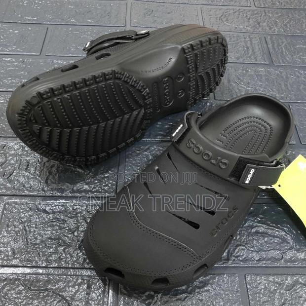 Original Leather Crocs Black · Photo 2