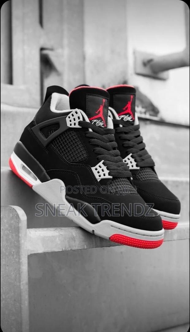 Air Jordan R4 Bred Black Red N Grey · Photo 1