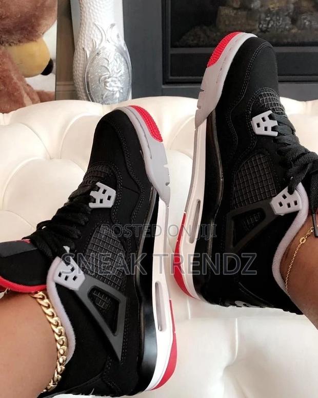 Air Jordan R4 Bred Black Red N Grey · Photo 3