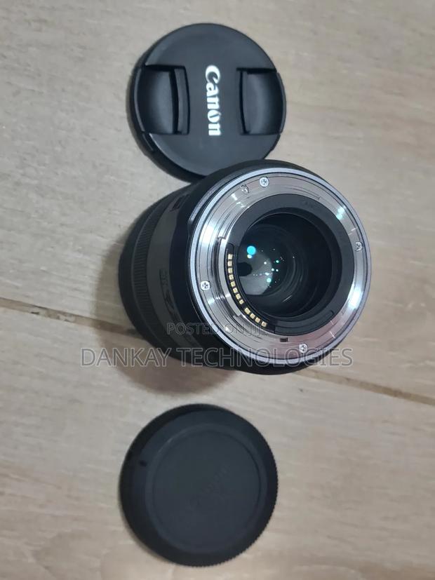 Canon Rf 85mm F/2 Macro Is Stm Lens · Photo 2