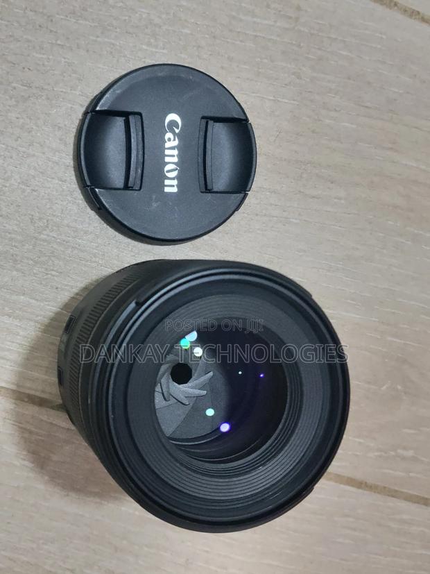 Canon Rf 85mm F/2 Macro Is Stm Lens · Photo 5