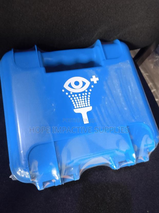 Eye Wash Kit - Portable. · Photo 1