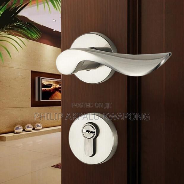 Door Lock Wave Rosette · Photo 2
