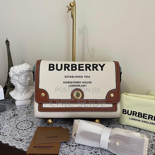 Newest Burberry Bag · Photo 2