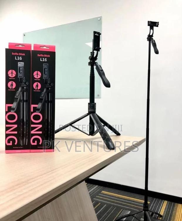 L16 Selfie Stick · Photo 1