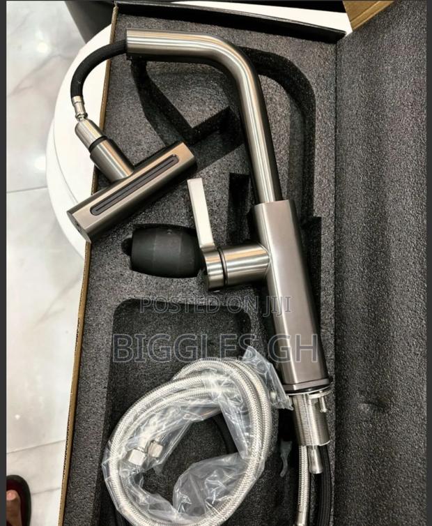 Basin Taps- Hot and Cold- Multifunctional Taps · Photo 2