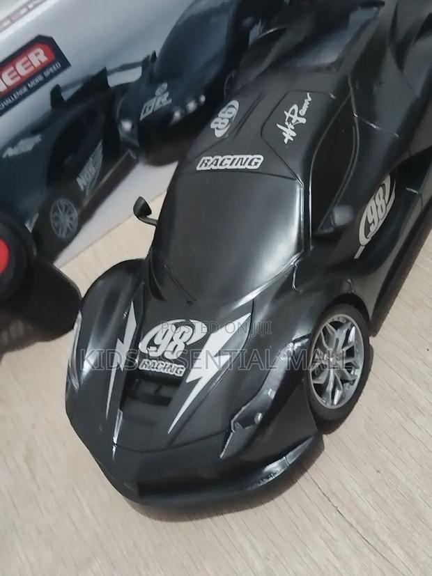 Ferrari Remote Control Car · Photo 1
